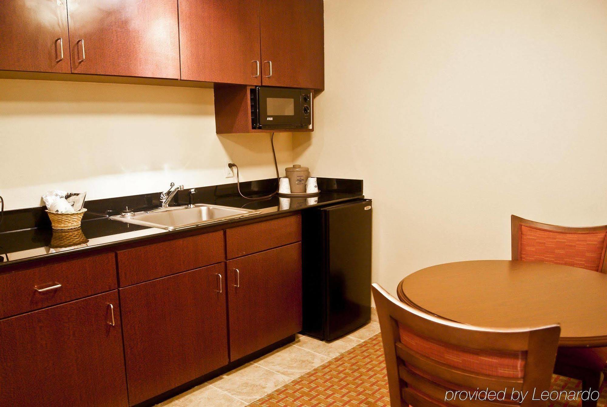 Hampton Inn Helen Quarto foto